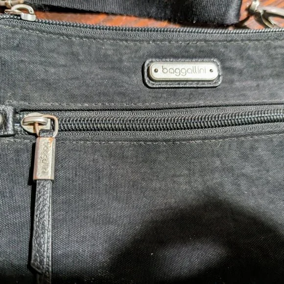 Baggallini Subway small crossbody bag - RFID - Picture 7 of 7